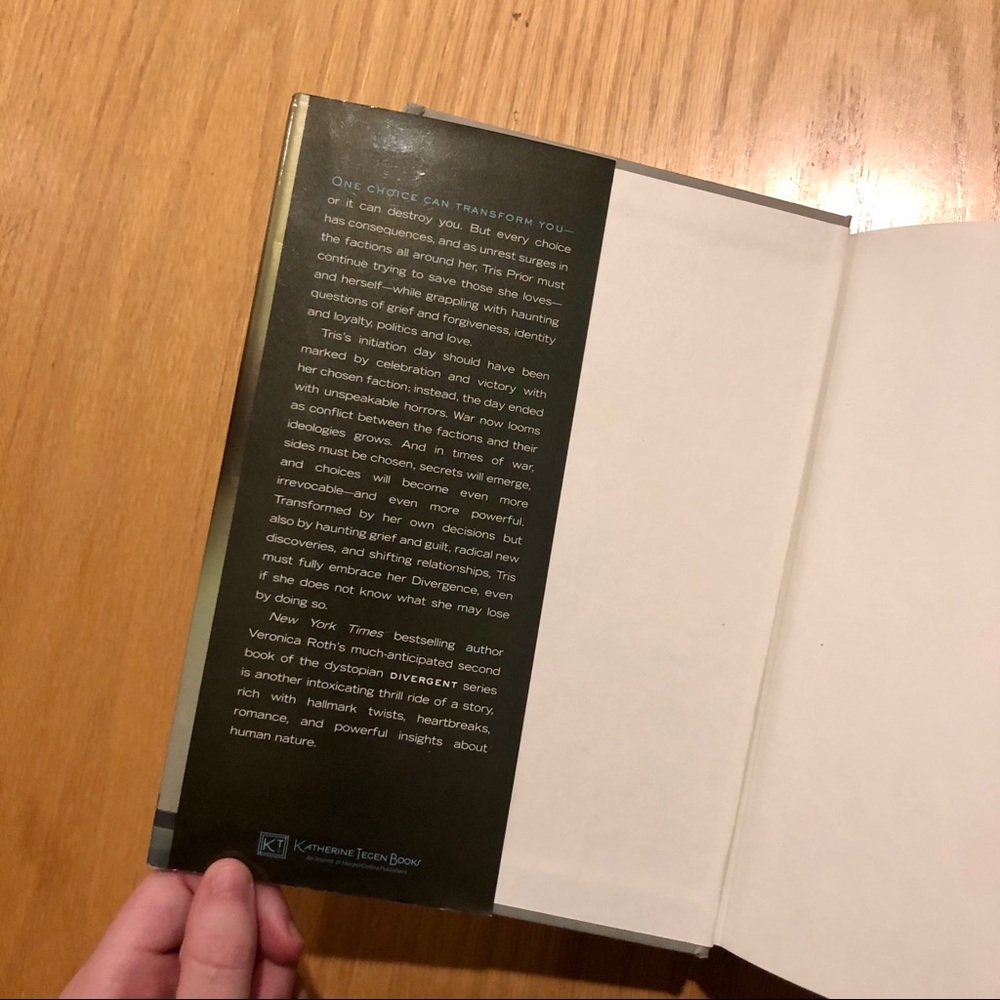3 hardcover Divergent books! - Picture 3 of 10